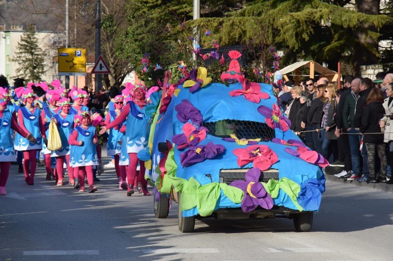 Buzet: Kreativni kostimi karnevalske povorke oduševili posjetitelje