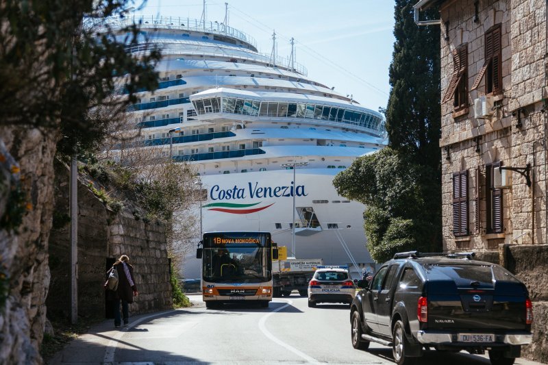 Novoizgrađeni cruiser Costa Venezia uplovio je u srijedu u Grušku luku