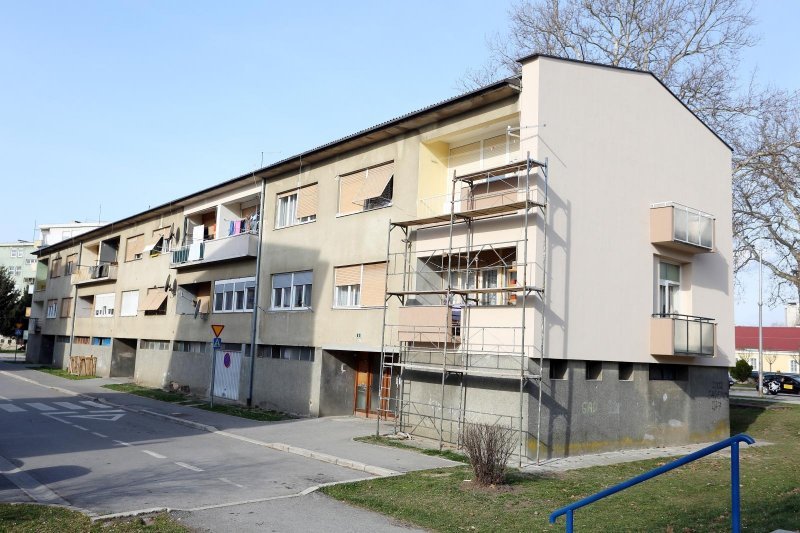 Zazidani balkon u Karlovcu