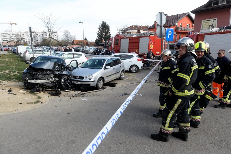 Prometna nesreca na krizanju Avenije Dubrava i Kapucinske ulice