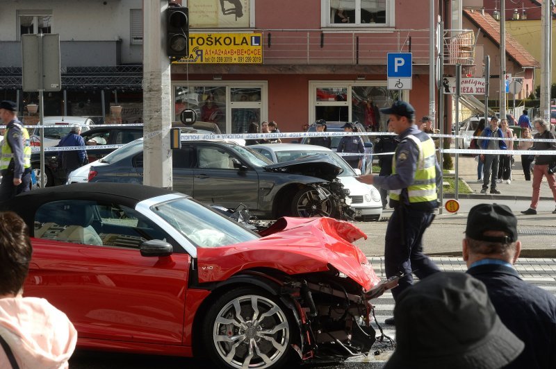 Prometna nesreca na krizanju Avenije Dubrava i Kapucinske ulice