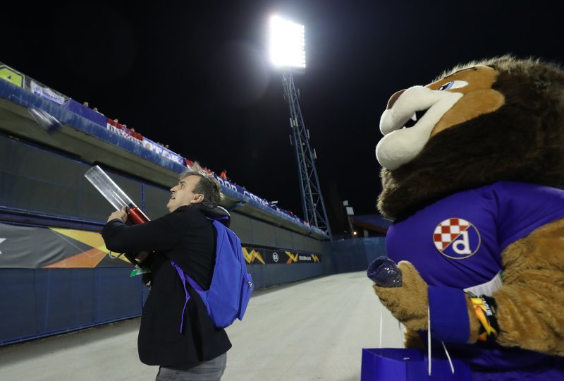 Sjajna atmosfera na stadionu