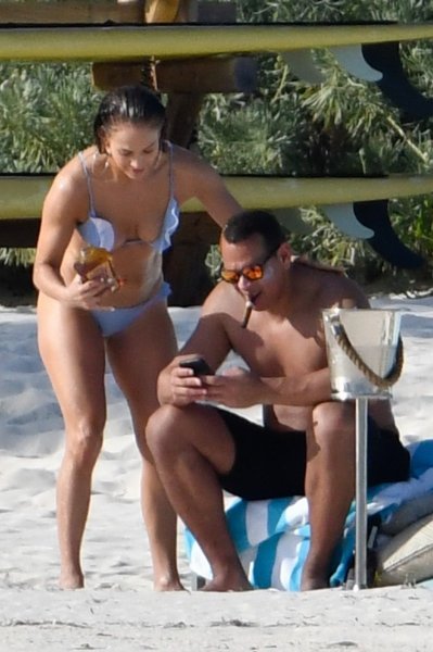 Jennifer Lopez i Alex Rodriguez uživaju na Bahamima