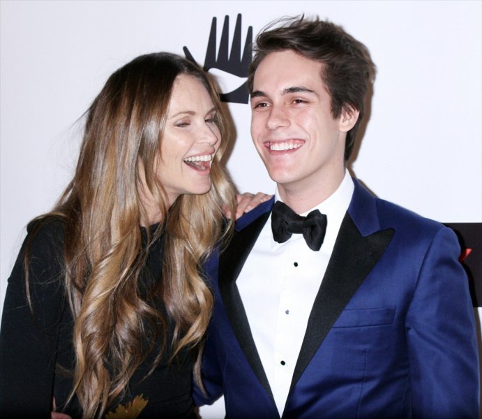 Elle Macpherson i Arpad Flynn Alexander Busson