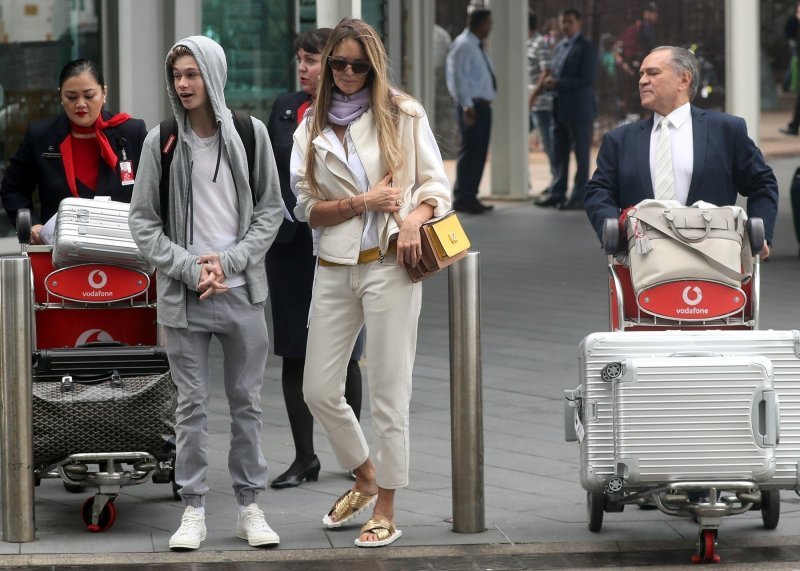 Elle Macpherson i Aurelius Cy Andrea Busson