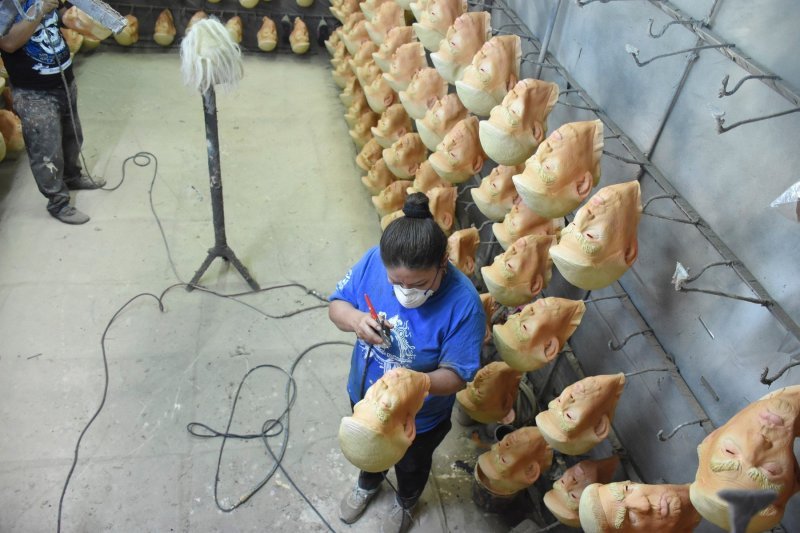 Tvornica maski u Meksiku