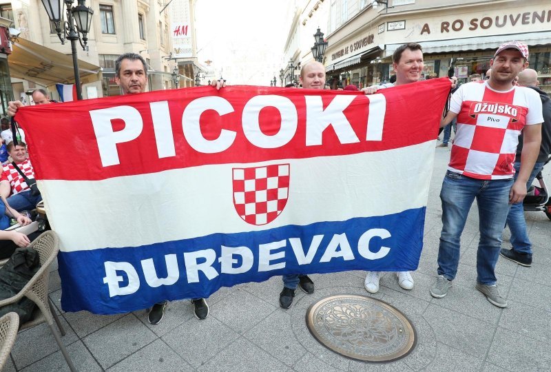 Okupljanje navijača uoči kvalifikacijske utakmice s Mađarskom za EP 2020.