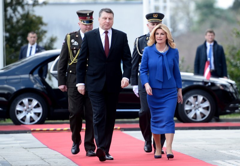 Kolinda Grabar-Kitarović i latvijski predsjednik Raimonds Vejonisom