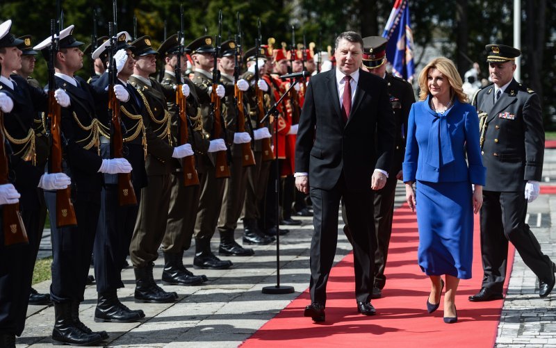 Kolinda Grabar-Kitarović i latvijski predsjednik Raimonds Vejonisom