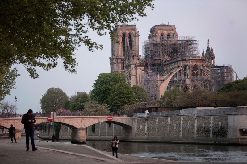 Jutro nakon katastrofalnog požara u katedrali Notre Dame