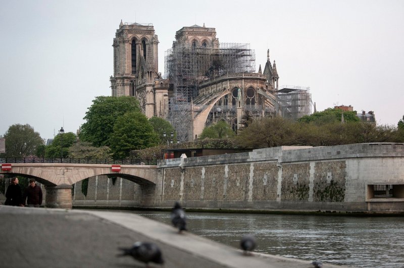 Jutro nakon katastrofalnog požara u katedrali Notre Dame