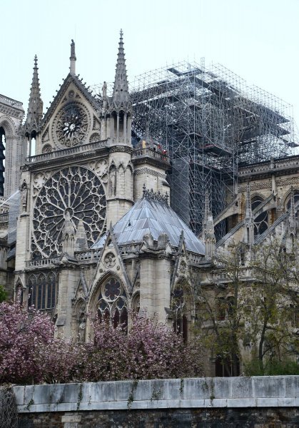 Jutro nakon katastrofalnog požara u katedrali Notre Dame