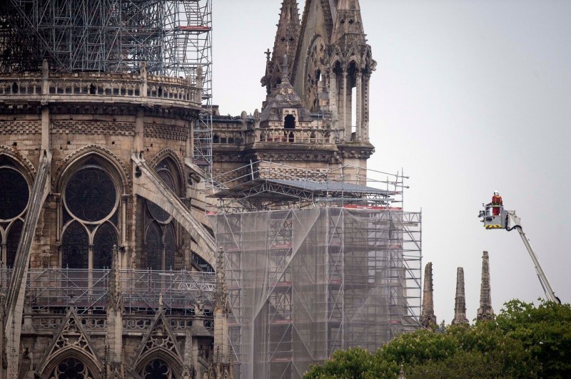 Jutro nakon katastrofalnog požara u katedrali Notre Dame