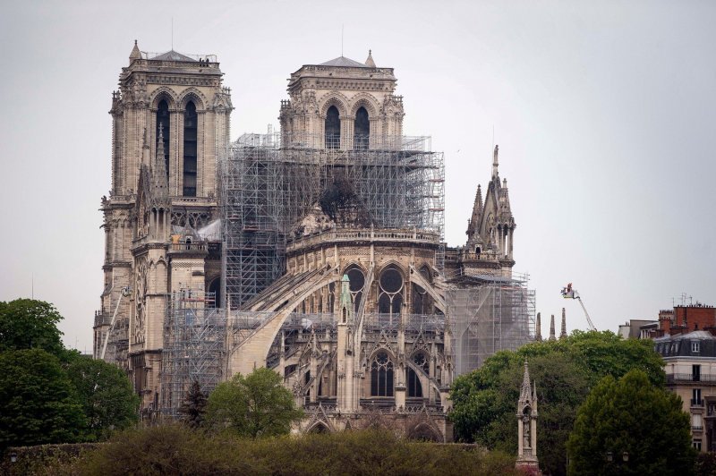 Jutro nakon katastrofalnog požara u katedrali Notre Dame