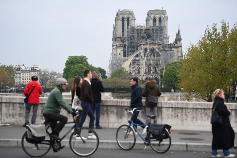 Jutro nakon katastrofalnog požara u katedrali Notre Dame