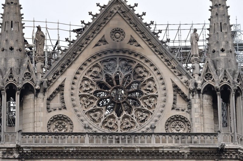 Jutro nakon katastrofalnog požara u katedrali Notre Dame