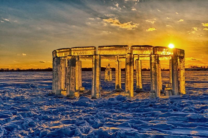 Ledeni Stonehenge