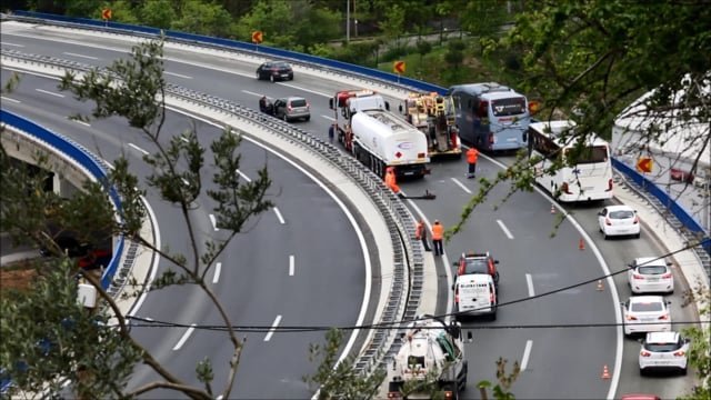 Izbjegnuta tragedija, cisterna ‘zaplesala’ i stala nasred ceste na vijaduktu Svilno