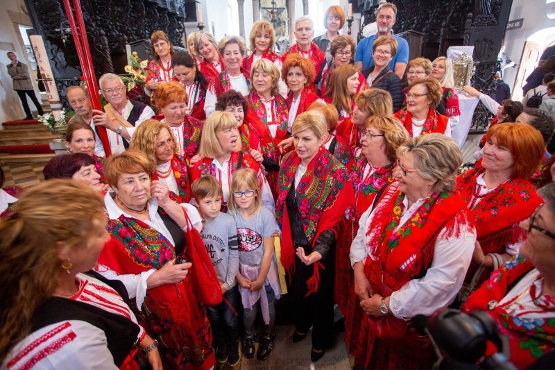 Rab: Predsjednica RH prisustvovala proslavi zavjetnog blagdana i procesiji za "Križima"