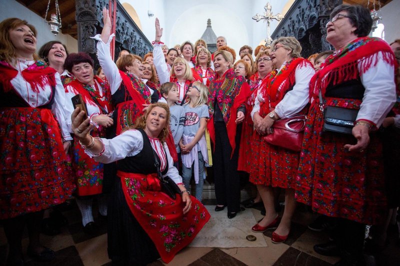 Rab: Predsjednica RH prisustvovala proslavi zavjetnog blagdana i procesiji za "Križima"