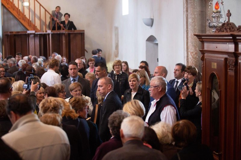 Rab: Predsjednica RH prisustvovala proslavi zavjetnog blagdana i procesiji za "Križima"