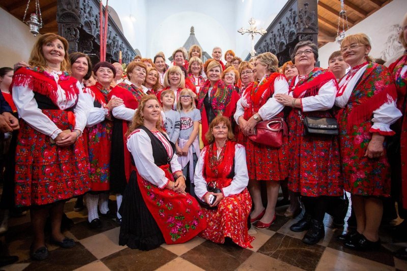 Rab: Predsjednica RH prisustvovala proslavi zavjetnog blagdana i procesiji za "Križima"