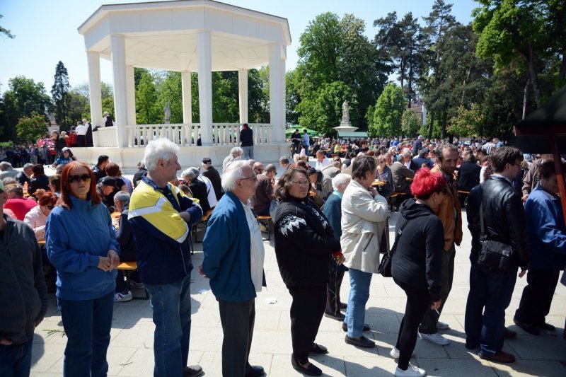 Bjelovar: Građani uz grah, pivo i sladoled proslavili Praznik rada