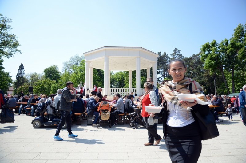 Bjelovar: Građani uz grah, pivo i sladoled proslavili Praznik rada