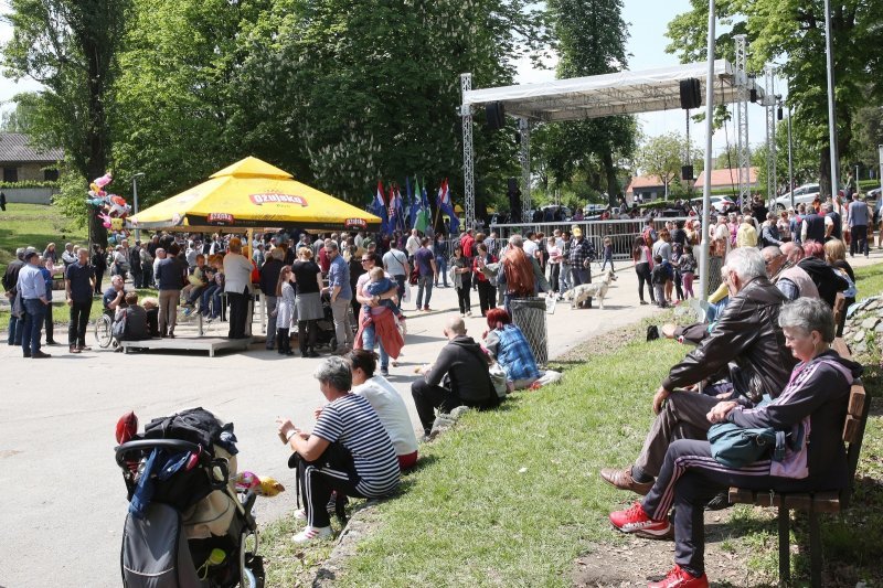 Grad Sisak i ove godine organizirao proslavu 1. svibnja uz besplatni grah