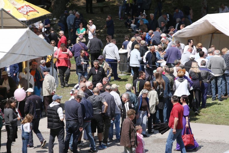 Grad Sisak i ove godine organizirao proslavu 1. svibnja uz besplatni grah