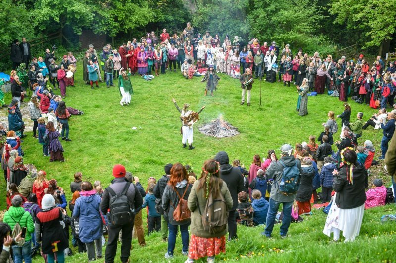 Proslava keltskog početka ljeta u Glastonburyju