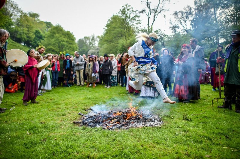 Proslava keltskog početka ljeta u Glastonburyju