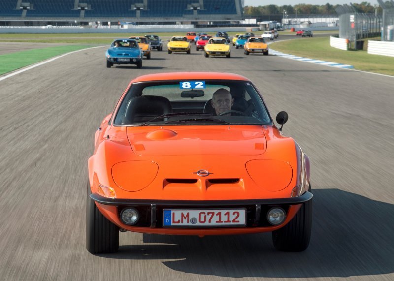 Opel GT na proslavi 50. godišnjice na Hockenheimringu