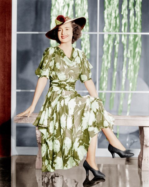 Olivia de Havilland, 1937.
