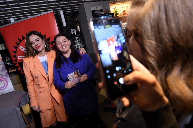 Severina obožavateljima potpisuje novi album 'Halo'