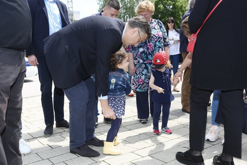 Premijer Plenković u društvu kćeri Mile obišao Festival igračaka