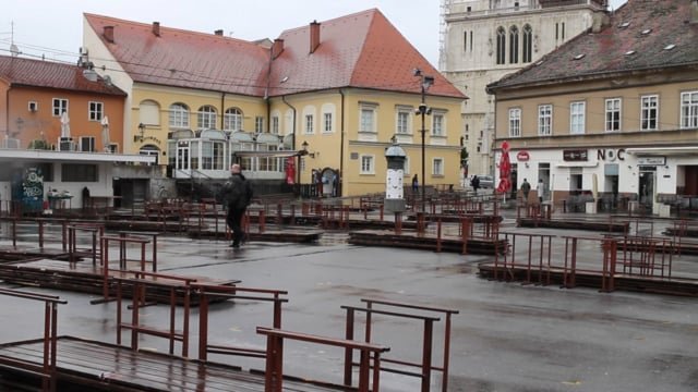 Zbog jakog nevremena na tržnici Dolac tek dvije prodavačice