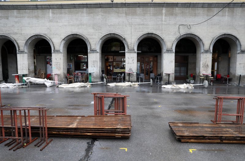 Zbog jakog nevremena na tržnici Dolac tek dvije prodavačice