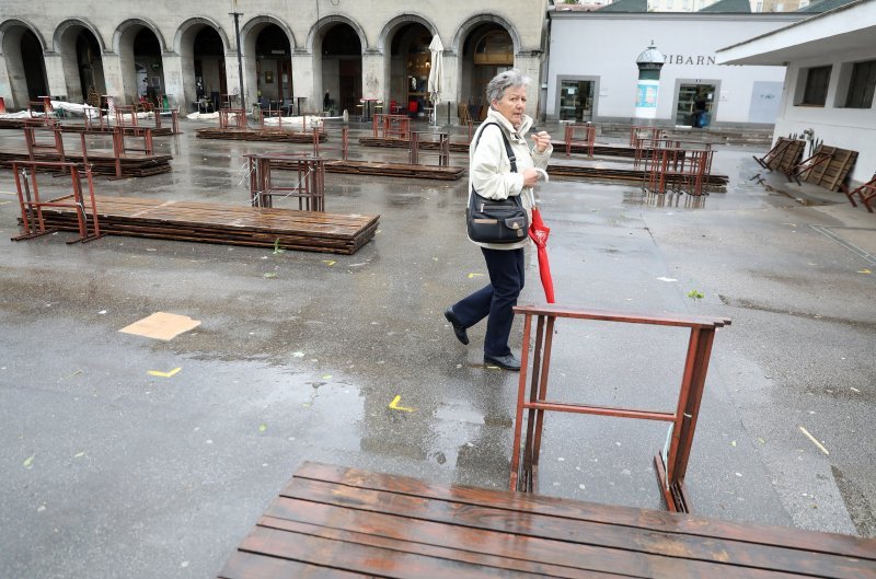 Zbog jakog nevremena na tržnici Dolac tek dvije prodavačice