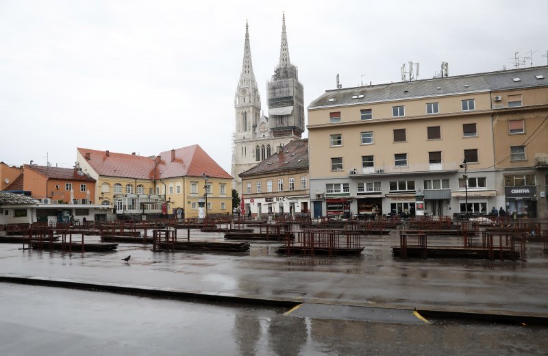 Zbog jakog nevremena na tržnici Dolac tek dvije prodavačice