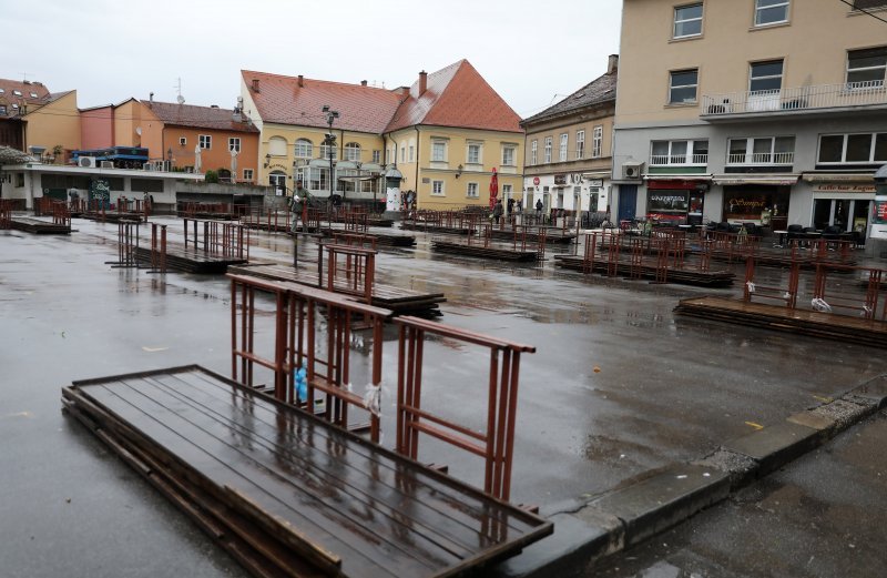 Zbog jakog nevremena na tržnici Dolac tek dvije prodavačice