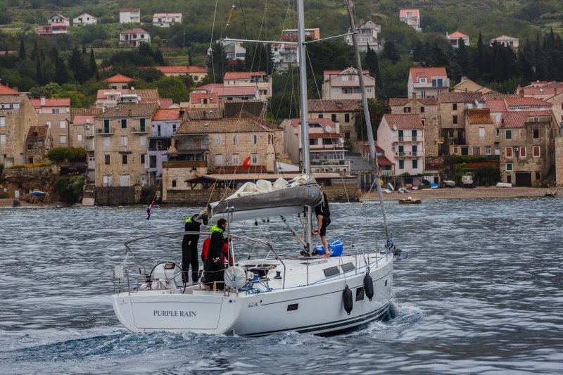 Kiša i vjetar stvaraju probleme u prometu