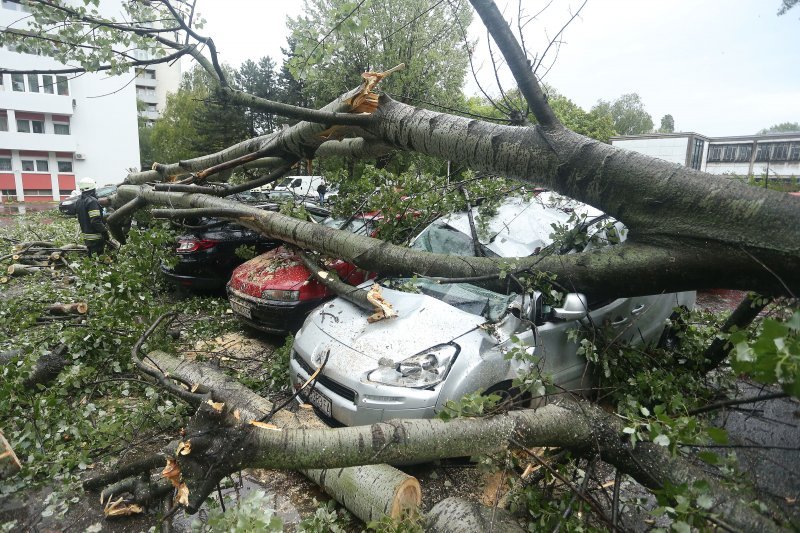 Razbijeni automobili u Sopotu