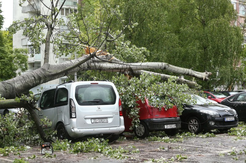 Razbijeni automobili u Sopotu