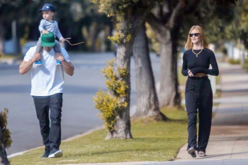 Rosie Huntington-Whiteley i Jason Statham sa sinom Jackom Oscarom