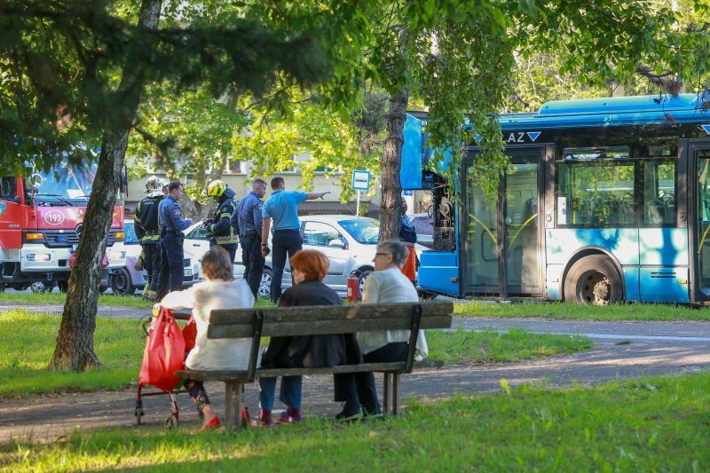 Zapalio se ZET-ov autobus