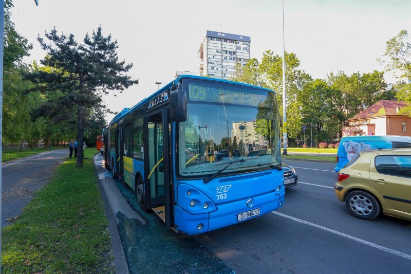 Zapalio se ZET-ov autobus