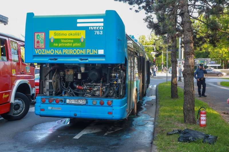 Zapalio se ZET-ov autobus