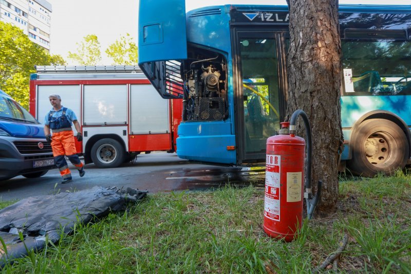 Zapalio se ZET-ov autobus