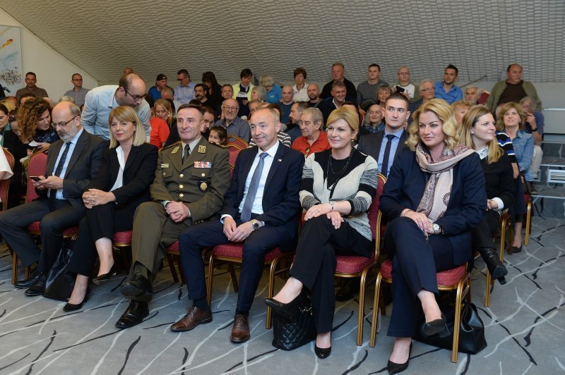 Mirjana Hrga, Mirko Šundov, Damir Krstičević, Kolinda Grabar-Kitarović i Ana Hanžeković